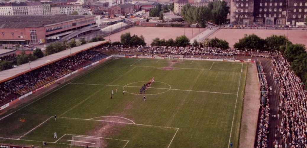 1985 Altes Millerntor bei Freundschaftsspiel gg Inter Mailand (Moenkebild - Archiv 1910 eV)